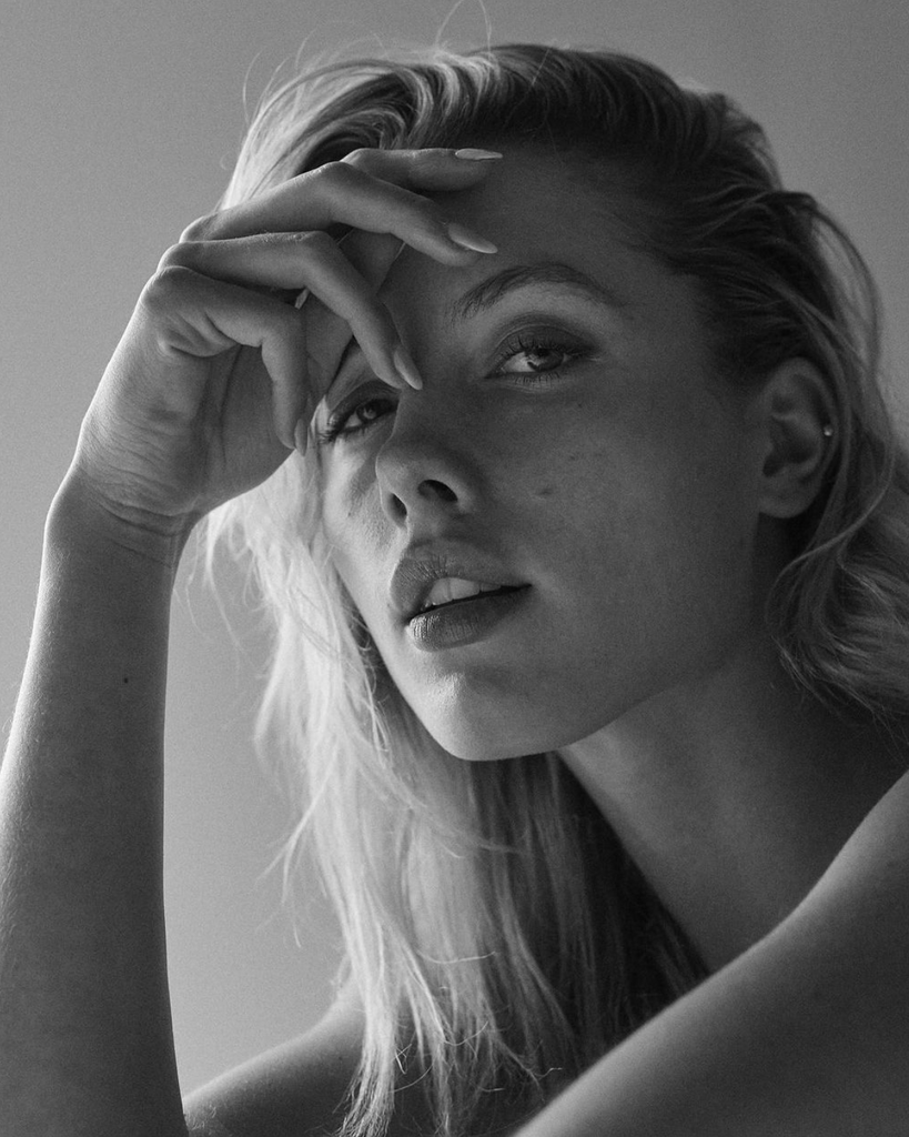 Meet The Model: Scarlett Mayer