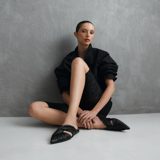 Eva Flat Black Leather - Lana Wilkinson